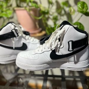 Nike Air Force (HIGH TOPS)